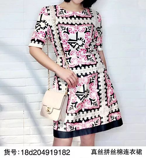 最新款女装图片，时尚潮流的先锋