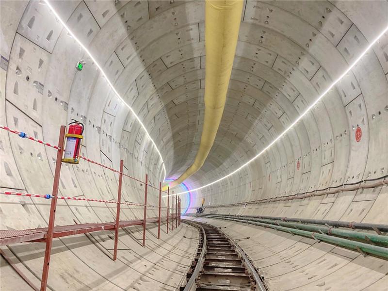 2024新澳门正版免费，数据驱动决议执行，铂金版46.985