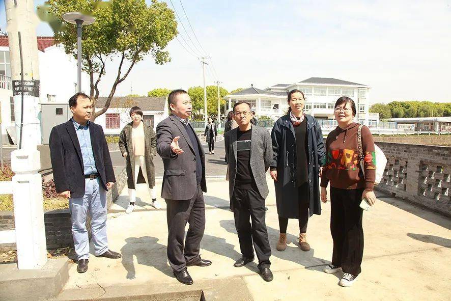 嵋岘村委会最新向导团队，引领墟落生长的焦点实力揭秘