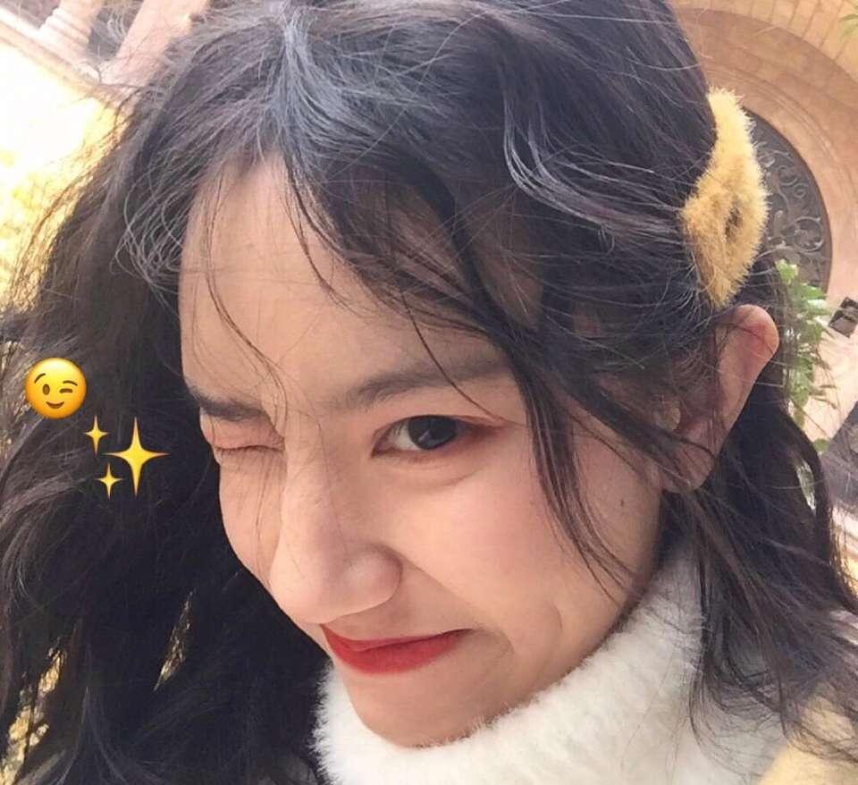 时尚女头像最新版，潮流与小我私家气概的完善融合