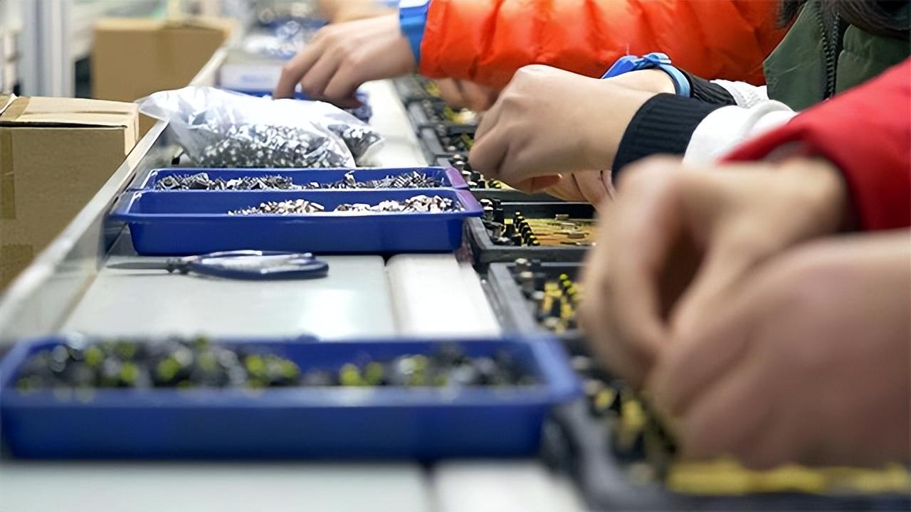 最新暑假工招聘网，助力学生暑期实践，搭建企业与人才的桥梁平台